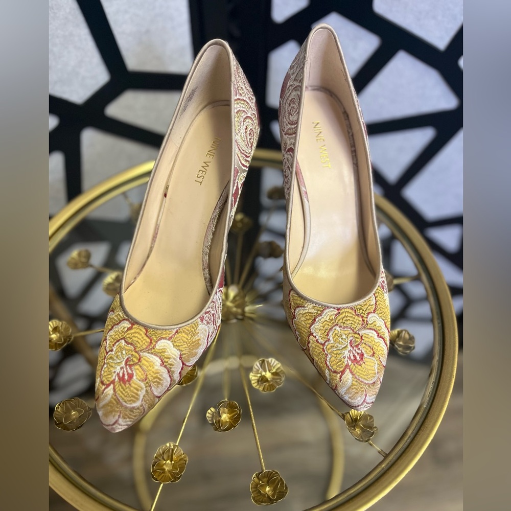 Nine West pink brocade block heeled pump